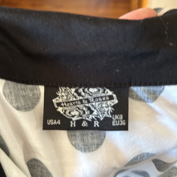 Hearts & Roses Retro Clothing - Picture 7 of 9